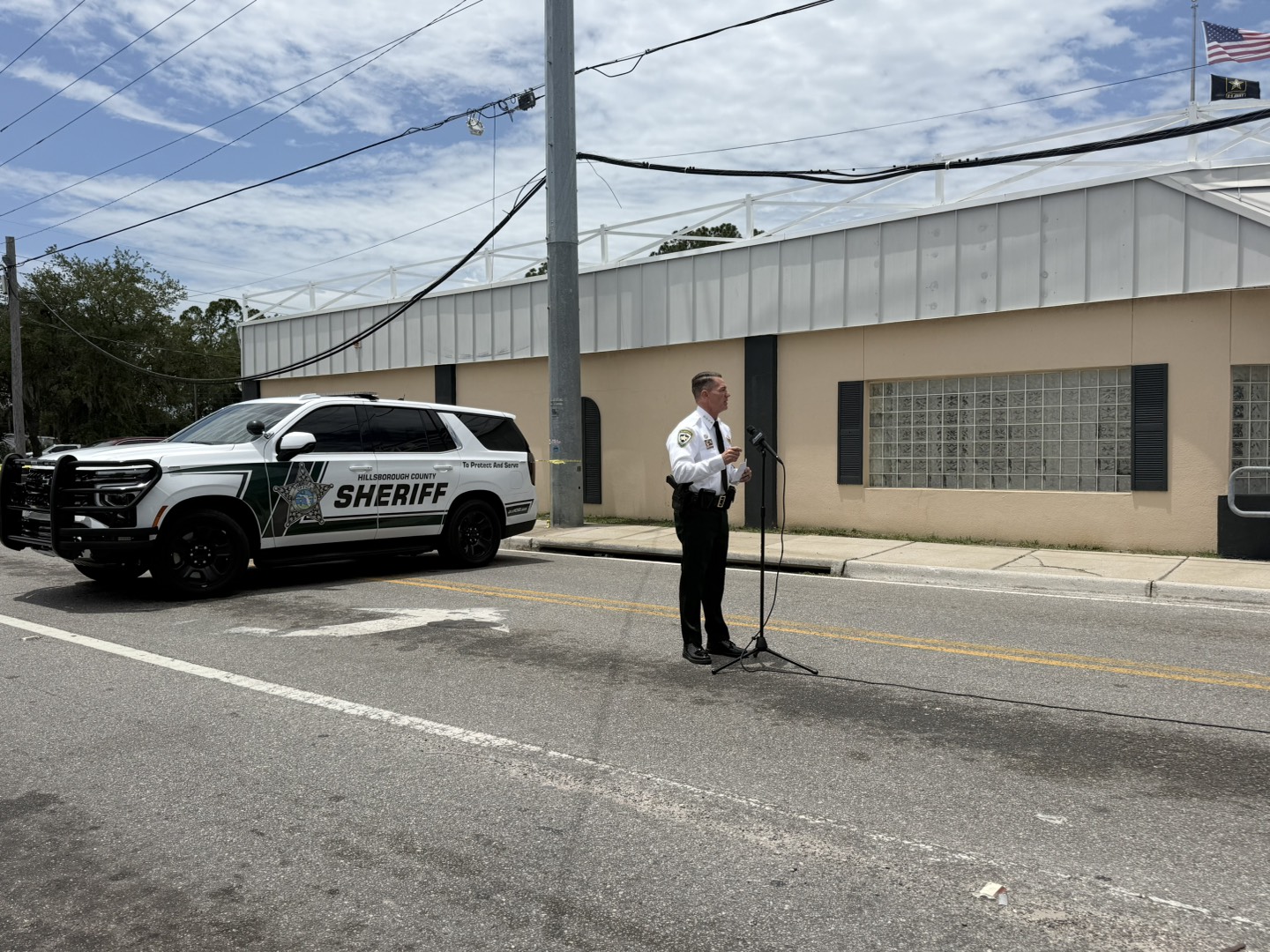 Dos oficiales de HCSO se recuperan en el hospital tras tiroteo con participación de oficiales