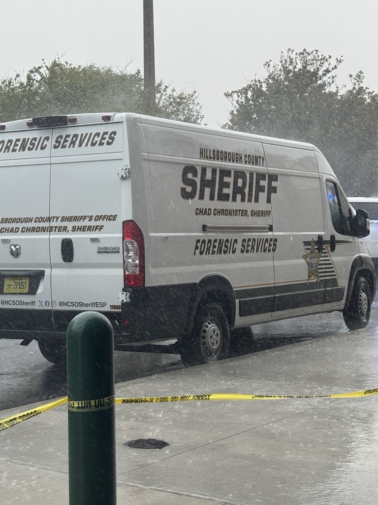 La Oficina del Alguacil del Condado de Hillsborough realiza una investigación de muerte dentro de Dick's House of Sport