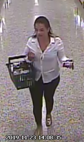 Detectives searching for suspects who stole wallet from a grocery cart