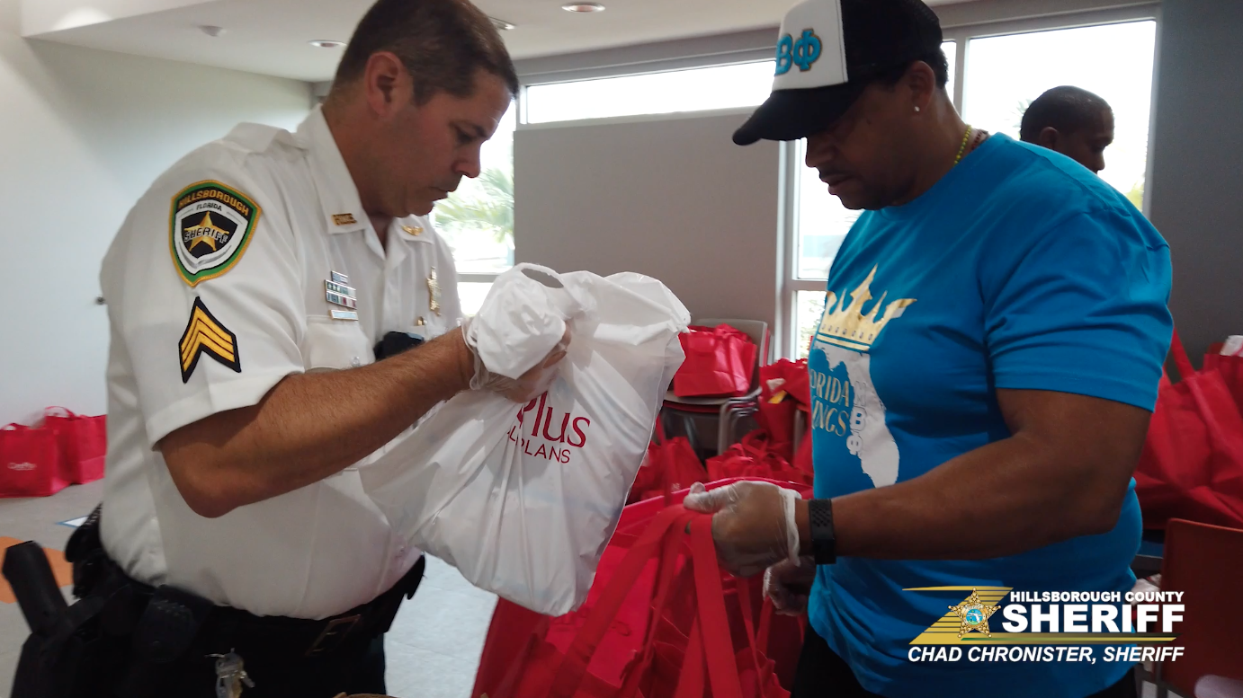 Sheriff's Hispanic Advisory Council delivers meals to hundreds of families