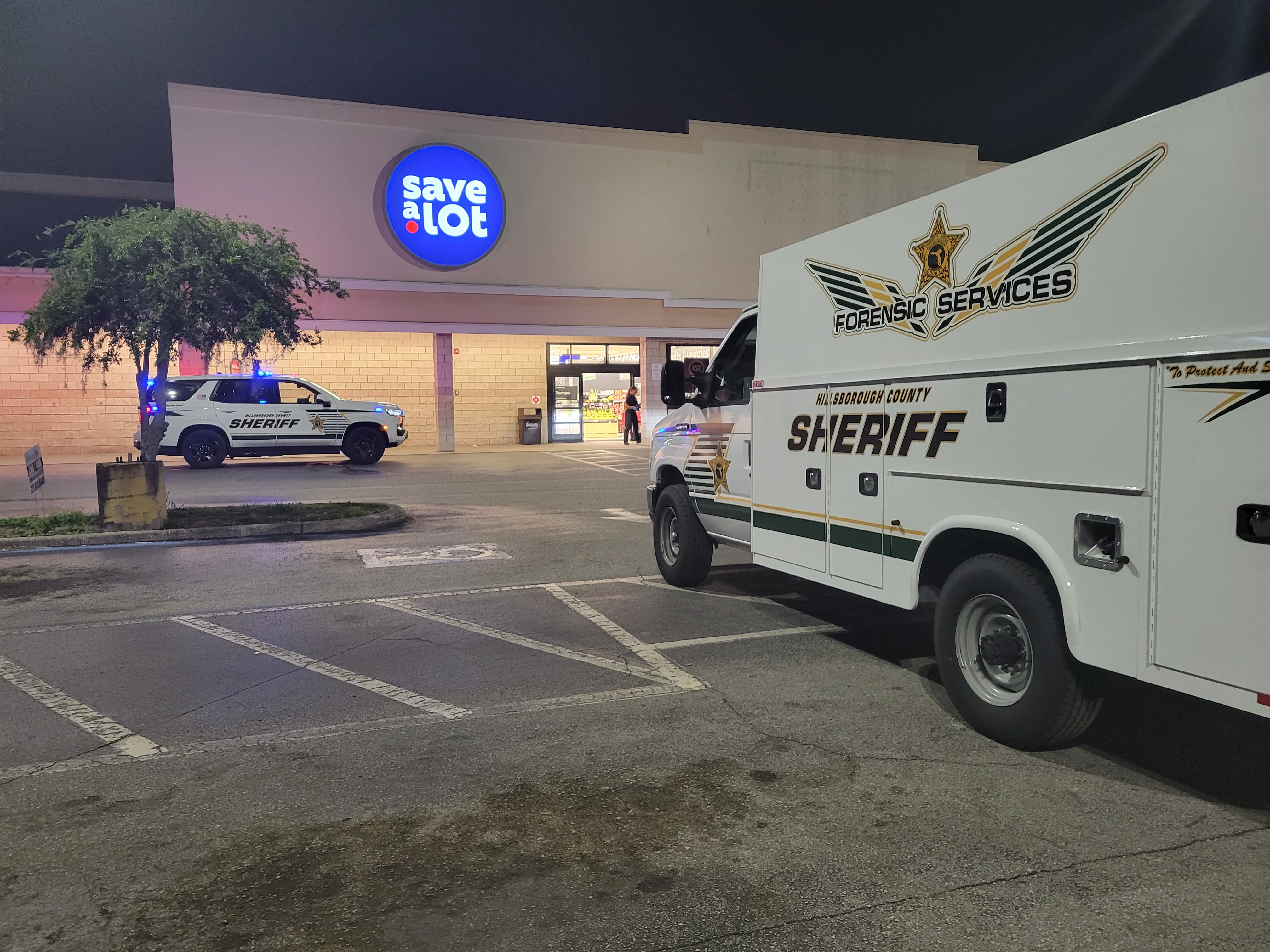 HCSO looking for robbery suspects who shot at deputies