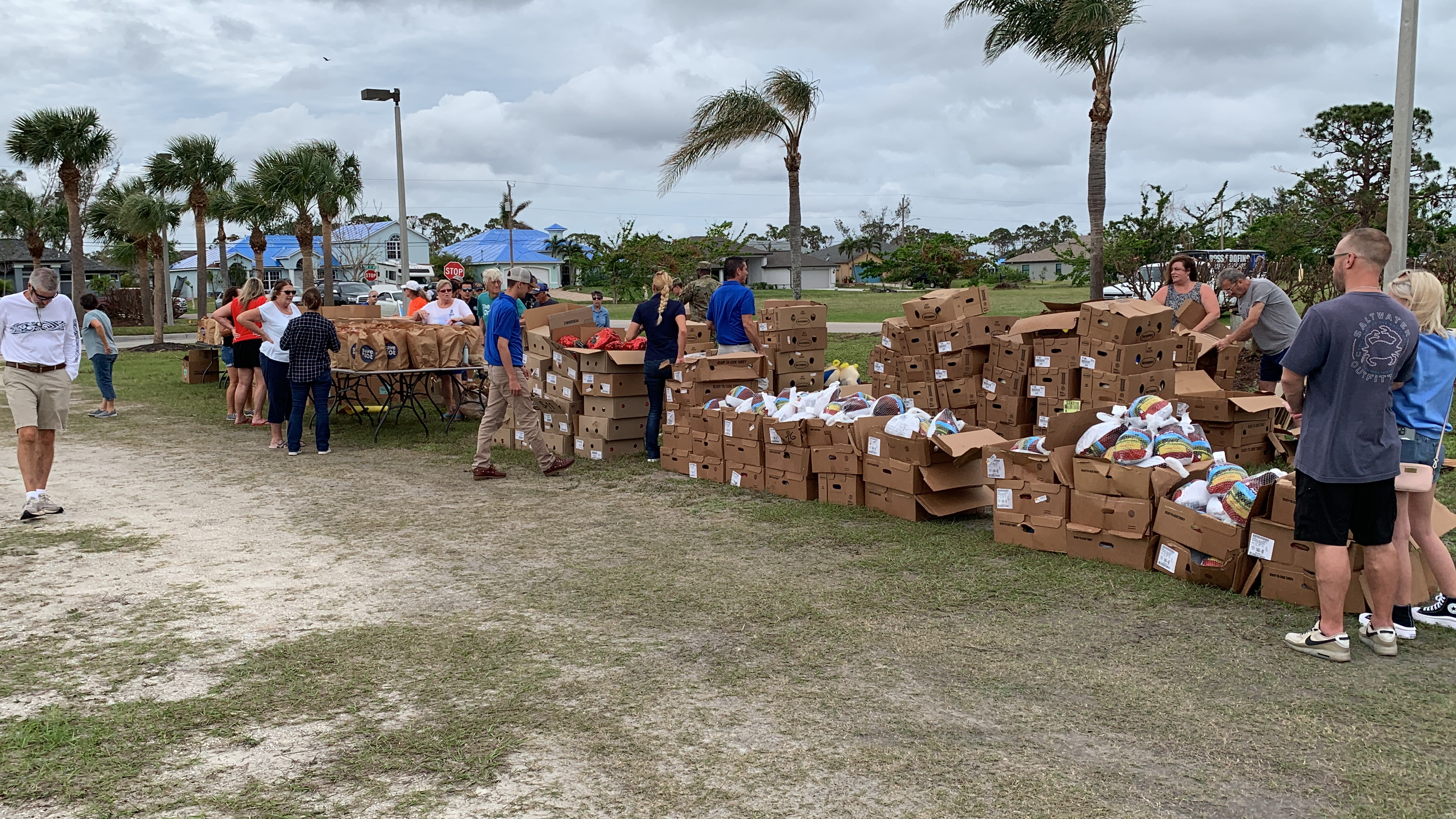 TeamHCSO Delivers Thanksgiving Meals for Families Affected by Hurricane Ian in Lee County